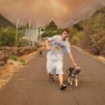 Natalia Ferviú Instagram - Casi 4000 hectáreas quemadas en un perímetro de 41,9 kms. Ocho municipios afectados: unas 7500 personas y a saber cuántos animales... Y subiendo, porque el incendio aún no está controlado. Lo peor es que todo apunta que fue intencionado. Siento impotencia y mucha rabia al ver mi tierra en llamas. No sé qué probabilidad hay de pillar al responsable, pero ojalá sí y que se haga justicia. Muchísimas gracias a todas las personas involucradas en las labores de ayuda y rescate, desde bomberos a protectoras de animales. Gracias al resto de isleñxs, que nos están apoyando al máximo. Y a muchas y muchos peninsulares y extranjeros que a pesar de la distancia tienen ahora mismo a Tenerife en su corazón. Ojalá esta pesadilla acabe pronto. Tenerife ¡resiste! ✊🏼 📸 Créditos: Fotos 1 y 2 de Borja Suárez Foto 3 de Ramón de la Rocha.
