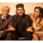 Natalia Sánchez Instagram – Volver a compartir plató con estos dos seres maravillosos me removió MUCHO el corazón… Escuchar “¡acción!” 🎥🎬 con mi querido @frnperea delante, mirarle, sonreírle y volver a jugar como hacía 20 años, fue un regalo de los que pasan pocas veces… Éramos los mismos, pero todo era tan diferente… Me hizo pensar en cómo pasa el tiempo, en cuánto hemos cambiado, en cuánto no hemos cambiado, en todo lo que nos ha pasado en estos años y la gran suerte que tuve de que nuestras vidas se cruzaran porque aprendí y compartí TANTO…
Si queréis saber por qué nos volvimos a encontrar, deslizad y subid el volumen… (y al final os he dejado una “sorpresita” del casting de SJK, para que alucinéis un poco…😂) 
Os aseguro que, si fuisteis de l@s que nos acompañasteis en aquella época maravillosa, que fueron Los Serrano, el primer vídeo, os va a tocar el corazón ❤️(y nunca mejor dicho…💔) Y encima con un equipo de personas MARAVILLOSAS a las que quiero y admiro muuuucho y otras que han sido un gran descubrimiento…🙏 Gracias @lalias3 y @frnperea por hacerme partícipe de este viaje!🎪🤹‍♂️¡Os quiero! Y siempre vais a estar en un pedacito muy especial de “Mi corazón” Y, por cierto…. ¡Menudo equipazo! 🎪🤹‍♂️❤️
@roimendez @robertolealg @percebesygrelos @miguel_rellan @mariodelarosa.act @sarasobrehielo @albertoarcosweb