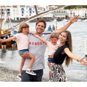 Natalia Sánchez Instagram - ¡ADIÓS, VERANO 2022!🏝⛵️¡Gracias por todo lo vivido! Ha sido un verano de “idas y venidas”, un “encaje de bolillos” constante(como lo son nuestras vidas, en general 🤪) pero con momentos mágicos que quedarán en nuestras memorias para siempre! ¡Ahora toca volver a la rutina con ganas y con energía! ¡Mucho ánimo a tod@s para la vuelta!💪Todo lo bueno se acaba porque “lo mejor” está por llegar!