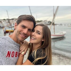 Natalia Sánchez Instagram - ¡ADIÓS, VERANO 2022!🏝⛵️¡Gracias por todo lo vivido! Ha sido un verano de “idas y venidas”, un “encaje de bolillos” constante(como lo son nuestras vidas, en general 🤪) pero con momentos mágicos que quedarán en nuestras memorias para siempre! ¡Ahora toca volver a la rutina con ganas y con energía! ¡Mucho ánimo a tod@s para la vuelta!💪Todo lo bueno se acaba porque “lo mejor” está por llegar!