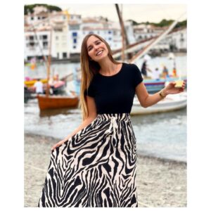 Natalia Sánchez Instagram - ¡ADIÓS, VERANO 2022!🏝⛵️¡Gracias por todo lo vivido! Ha sido un verano de “idas y venidas”, un “encaje de bolillos” constante(como lo son nuestras vidas, en general 🤪) pero con momentos mágicos que quedarán en nuestras memorias para siempre! ¡Ahora toca volver a la rutina con ganas y con energía! ¡Mucho ánimo a tod@s para la vuelta!💪Todo lo bueno se acaba porque “lo mejor” está por llegar!