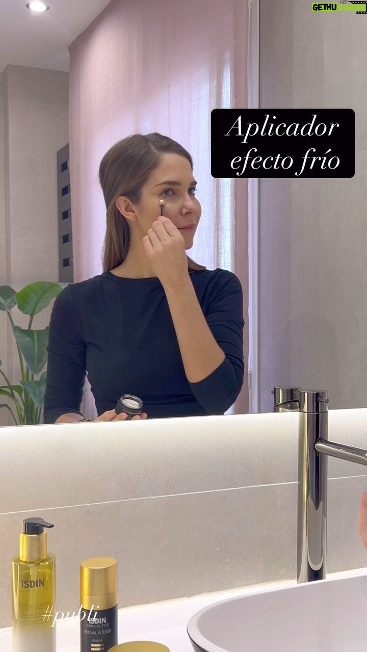 Natalia Sánchez Instagram - Quien lo probó lo sabe… ¡Lo prometido es deuda! Esto ha sido un antes y un después en mi skincare…Tal y como os comenté, @isdin es el partner oficial de la fiesta de los Oscars de Vanity Fair de este 2024 y ha compartido con nosotras la rutina de las estrellas de Hollywood y…¡Adivinad qué…! ¡FUNCIONA! Tenéis que probar esta maravilla. Seguid muy bien los pasos y sed constantes…¡Yo he alucinado con el RETINAL INTENSE! 🙆♀️✨Vaya cambio… PD: Contadme cómo notáis el cambio en vuestra piel!🙏✨🎬 #isdin @isdin *Publi #ISDIN #LosSecretosBienGuardadosHayQueCompartirlos