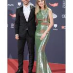 Natalia Sánchez Instagram - Me encontré con este chico al llegar y, oye… hemos hecho buenas migas…😏🤫 Gracias @premiosferoz por una noche mágica rebosante de talento… ✨Premios Feroz 2024…✨ @barolucasbl @joyassardinero @joseherrerastylist