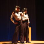 Natalia Valdebenito Instagram – Las primeras 10 funciones de “ESTO ES UN SECRETO” coronaron en @matucana100. Lo pasamos lindo, el público más entregado y loco que nunca, nos reímos y cerramos un pacto de teatro y confianza.
Gracias a todos quienes ya han visto “ESTO ES UN SECRETO”. Nos espera la temporada de mayo en @teatrosangines y pronto anunciaremos fechas en regiones. 🤫🔥
Fotos con la calidad y cariño de mi amigo @xignaciox 🙌🏻🤎 gracias. Seco.
Gracias equipo. 💘 todo mi respeto a cada uno de sus talentos y mi amor y admiración siempre.
