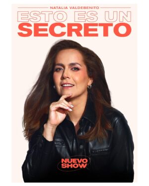 Natalia Valdebenito Instagram - Me complace enormemente presentarles: “ESTO ES UN SECRETO”. Nuevo show. 

Jueves 7/ mediodía/ venta de entradas. 🤫🔥

Diseño afiche @djdementira 😉