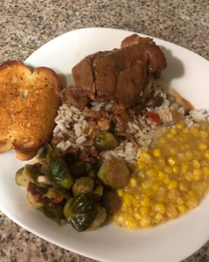 Natalie Desselle-Reid Instagram - Sunday Dinner Today...Baked Turkey Thighs Rice & Gravy Brussel Sprouts in Ghee with Garlic and Bacon Cream Corn and Garlic Bread 😋Goodnight! Have a Great Week🌈