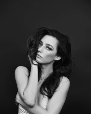 Natalie Dreyfuss Instagram - 1 or 2?