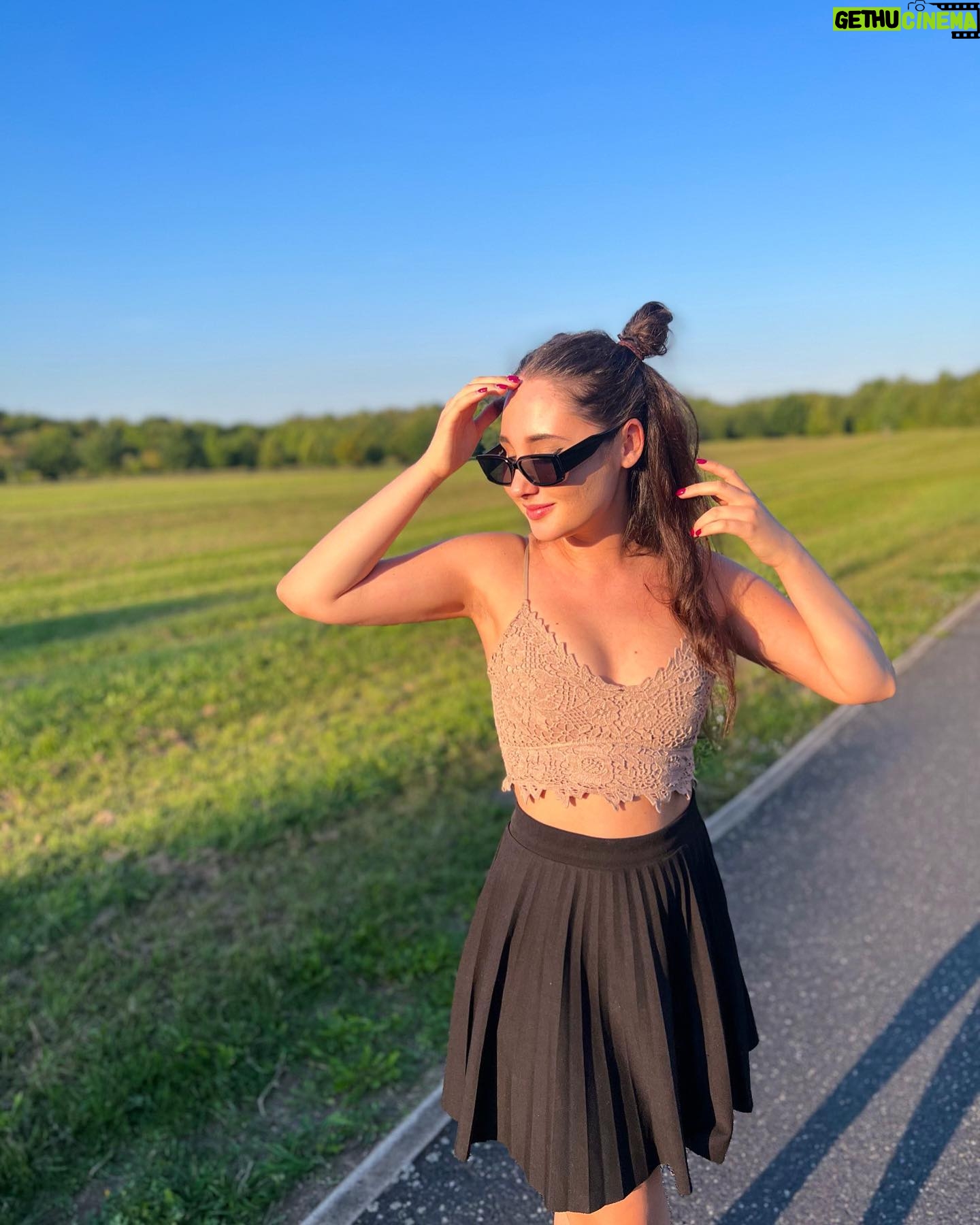 Natálie Grossová - 2.6K Likes -