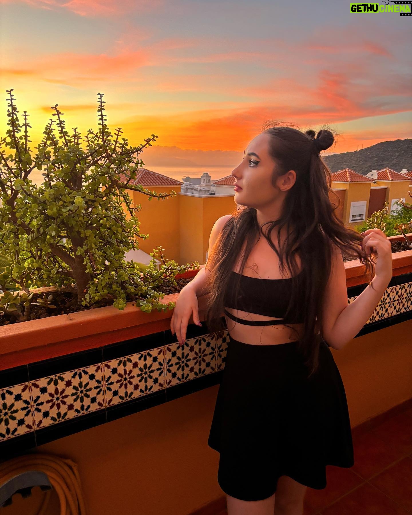 Natálie Grossová - 1.9K Likes -