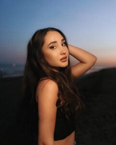 Actress Natálie Grossová HD Instagram Photos and Wallpapers July 2023