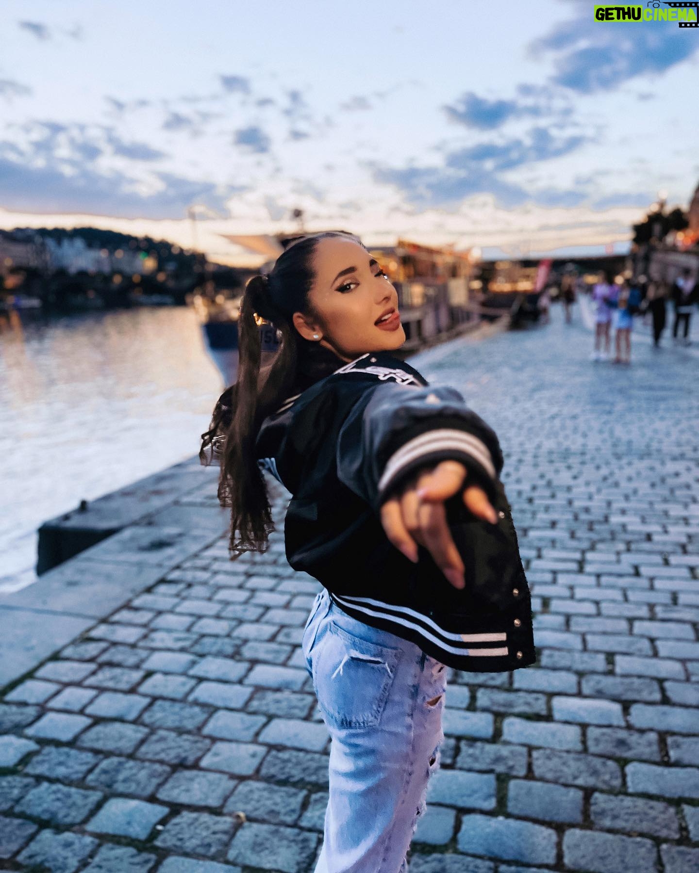 Natálie Grossová - 2K Likes - Ti To videoklip je venku🤍 najdete ho na mém YouTube kanále (Natally-Ti To)🩷kdo už ho viděl, piště do komentů👇🏻😎 děkuji za vaše reakce guyyys🫶🏻❤️