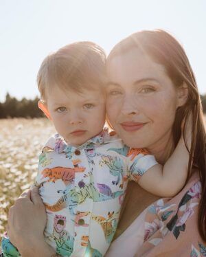 Natalie Krill Instagram - We are so in love with our daisy field photos from @innersolsticephotography 🤍🤍🤍
Kayla captured such sweet, fun and loving moments. 
Time flies by and our little Sami is growing so fast. We are so grateful to have these memories 🤍