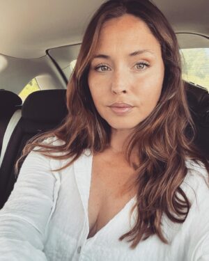 Natalie Krill Instagram - I’m just posting a selfie because I did my makeup in the car and I thought to myself, oh you’re actually still kinda cute. #notprofound #abitvainactually