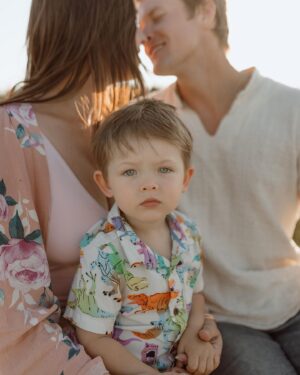 Natalie Krill Instagram - We are so in love with our daisy field photos from @innersolsticephotography 🤍🤍🤍
Kayla captured such sweet, fun and loving moments. 
Time flies by and our little Sami is growing so fast. We are so grateful to have these memories 🤍
