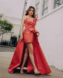 Actress Natalie Morales HD Instagram Photos and Wallpapers November 2023