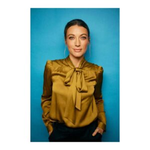 Natalie Zea Instagram - Dear Hollywood,
She can also play brunette. 🤎
📷: @benjoarwas