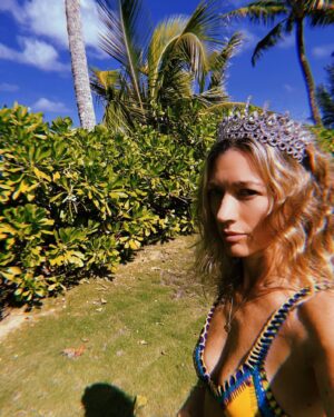 Natalie Zea Instagram - Guys. We did it. My first Summer Solstice since 1978 (rather 2020 but who’s counting I am I’m counting). Now I can finally never talk about it again… 🥽