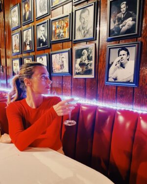 Natalie Zea Instagram - On February 28th 2020, my favorite (and only) natural blonde, @jaimelyn and I had martinis at The Smokehouse. We talked about a virus. I said it was horse shit. She said “I think this is real.” We paid our respects to Kevin Costner. It was a beautiful Friday afternoon. Two weeks later, the world went quiet. It’s been 1,127 days. Tonight we went back. Apparently it wasn’t horse shit. But we’re still here. I’ve aged 10 years. But Kevin stays the same. 🍸