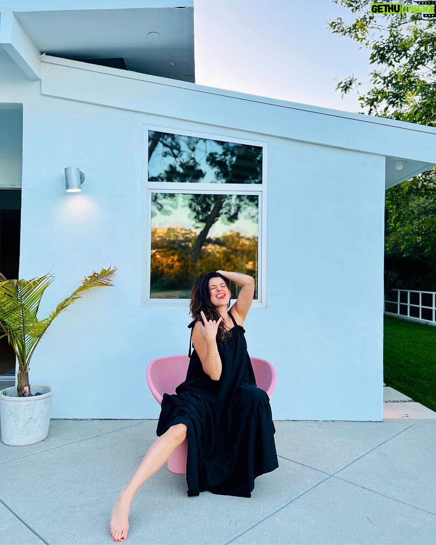 Natalie Martinez Instagram - 𝓑𝓪𝓬𝓴𝔂𝓪𝓻𝓭 𝓼𝓱𝓮𝓷𝓪𝓷𝓲𝓰𝓪𝓷𝓼 🎀