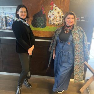 Nataliia Vasko Instagram - Я лікувала своє серце… серце і душу кольором, філософією краси і любові … Любові яка зможе все … 
Дякую @fursa.oksana за розповідь народження і сенси кожної  картини. Дякую за твою силу віри у ДОБРО! 
Це і є життєдайність якою ти так щедро ділишся! 
Обіймаю! 
Друзі , прийдіть, подивіться ці чудові роботи! Просто побудьте серед цих дивовижних світів! 💕 

@fursa.oksana 
@infiniti.ukraine 
Nataliia Ignatchenko  Anastasiya Ignatchenko 
салон  Авто-Актив - офіційний дилер Infiniti