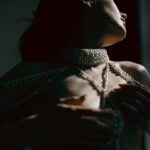 Nataliia Denysenko Instagram – Перли 🤍 від @lesya_yasnitska з минулої весни …
Іноді, якісь фото здаються «не на часі», але навіть через рік вони виглядають в моїх очах, як витвір мистецтва !!! 
Щось є в цих світлинах містичне, правда ? 
Я навіть хотіла написати допис про те, що мистецтво і творчість у всі часи було саме тією енергією , яка допомагала вижити і ЖИТИ 🙏🏻 
Але досить про це і одного речення 🤍
Бо зараз все менше людей читають ))))