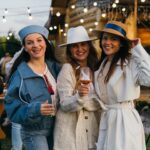 Nataliia Denysenko Instagram - Так неочікувано бувають дні, які запалюють іскорку щастя в очах, від найпростіших речей ✨ Дякую всесвіту, що дарує таких приємних людей, надихаючі розмови, і прості земні втіхи 🙏🏻 Дякую @nikolenkotanya за такий душевний вечір !!! @metrocc_ua і @rodosvit.holiday - це було нереально смачно і красиво !!!! Після такого вечора я думала , як же нам всім не вистачає простого спокійного щастя, цієї «тихої радості», просто нікуди не поспішати і жити то життя… зараз такі моменти на вагу золота 🙏🏻 Скажіть чесно , дозволяєте собі ? Чи є почуття провини за такі моменти ?