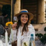 Nataliia Denysenko Instagram - Так неочікувано бувають дні, які запалюють іскорку щастя в очах, від найпростіших речей ✨ Дякую всесвіту, що дарує таких приємних людей, надихаючі розмови, і прості земні втіхи 🙏🏻 Дякую @nikolenkotanya за такий душевний вечір !!! @metrocc_ua і @rodosvit.holiday - це було нереально смачно і красиво !!!! Після такого вечора я думала , як же нам всім не вистачає простого спокійного щастя, цієї «тихої радості», просто нікуди не поспішати і жити то життя… зараз такі моменти на вагу золота 🙏🏻 Скажіть чесно , дозволяєте собі ? Чи є почуття провини за такі моменти ?