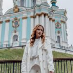 Nataliia Denysenko Instagram - Києве мій - це 🤍 Сьогодні день столиці України 🫶🏻 Оооообожнюю це місто !!! Мої найулюбленіші місця : Андріївський узвіз Поділ Набережна Дніпра Парк Наталка Київське море Напишіть які ваші ? 👇🏻