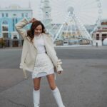 Nataliia Denysenko Instagram - Києве мій - це 🤍 Сьогодні день столиці України 🫶🏻 Оооообожнюю це місто !!! Мої найулюбленіші місця : Андріївський узвіз Поділ Набережна Дніпра Парк Наталка Київське море Напишіть які ваші ? 👇🏻