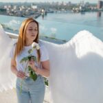 Nataliia Denysenko Instagram - Києве мій - це 🤍 Сьогодні день столиці України 🫶🏻 Оооообожнюю це місто !!! Мої найулюбленіші місця : Андріївський узвіз Поділ Набережна Дніпра Парк Наталка Київське море Напишіть які ваші ? 👇🏻