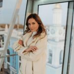 Nataliia Denysenko Instagram - Києве мій - це 🤍 Сьогодні день столиці України 🫶🏻 Оооообожнюю це місто !!! Мої найулюбленіші місця : Андріївський узвіз Поділ Набережна Дніпра Парк Наталка Київське море Напишіть які ваші ? 👇🏻
