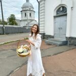 Nataliia Denysenko Instagram - Вітаю всіх з Великоднем 🤍 Мені пощастило бути сьогодні в колі сімʼї 🫶🏻 шкода що не в повному обсязі… дуже чекаємо тебе @andreyfedinchik 🙏🏻 Бажаю нам всім ІСТИННОЇ ЛЮБОВІ !!! Яка світиться з середини , яка нічого не потребує взамін, яка вміє прощати, і дає сили жити в радості 🤍 Христос Воскрес ✨