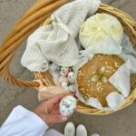 Nataliia Denysenko Instagram - Вітаю всіх з Великоднем 🤍 Мені пощастило бути сьогодні в колі сімʼї 🫶🏻 шкода що не в повному обсязі… дуже чекаємо тебе @andreyfedinchik 🙏🏻 Бажаю нам всім ІСТИННОЇ ЛЮБОВІ !!! Яка світиться з середини , яка нічого не потребує взамін, яка вміє прощати, і дає сили жити в радості 🤍 Христос Воскрес ✨