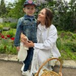 Nataliia Denysenko Instagram - Вітаю всіх з Великоднем 🤍 Мені пощастило бути сьогодні в колі сімʼї 🫶🏻 шкода що не в повному обсязі… дуже чекаємо тебе @andreyfedinchik 🙏🏻 Бажаю нам всім ІСТИННОЇ ЛЮБОВІ !!! Яка світиться з середини , яка нічого не потребує взамін, яка вміє прощати, і дає сили жити в радості 🤍 Христос Воскрес ✨