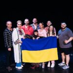 Nataliia Denysenko Instagram - Це був черговий доказ того, що українське мистецтво зараз має відчутний вплив на людей. Ба більше : воно їх наповнює і окриляє… дає віру… Прага, дякуємо за ці чудові емоції, щохвилинні реакції, сміх та оплески! Ми показали «Кайдашів», поспілкувались з тамтешніми українцями і зібрали чергову допомогу для ЗСУ! Дякую нашій команді : акторам, організаторам цього туру і нашому продюсеру та волонтеру Євгену Олійнику, котрий створив цей проект і продовжує допомагати нашим військовим! Далі - десятиденний, травневий тур містами України, решту міст - відвідаємо у червні (список буде доповнюватись). Квитки у шапці профілю! Обіймаємо вас, дорогі глядачі ❤️