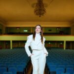 Nataliia Denysenko Instagram – День театру 🎭
Мало хто знає , але у 8му класі я мріяла бути саме театральної актрисою! Бо мене приваблювала сцена і оплески глядачав 👏🏻👏🏻👏🏻👏🏻 ні про яку популярність, славу або гроші я не думала взагалі! Я просто хотіла бути там , на сцені !!!) 
Моє життя і професія склалося чарівним образом , хоч я і закінчила кіно факультет і ніколи не служила в театрі – сцена все одно є в моєму житті! І у нас взаємна любов 🫶🏻
Спосіб інснування актора в кіно/серіалі кардинально відрізняється від роботи на сцені – бо там є своя магія ✨ 
Зараз маю чудові роботи в антрепризних виставах «Основний інстинкт» де я граю таку смішну і трагічну прибиральницю Марі , та Бабу Палажку в «наші Кайдаші» – це взагалі роль моєї мрії !!! Бо тут мене не впізнають глядачі 😅👌🏻
Дякую театр що ти є в моєму житті!!! Люди , ходіть в театр!!! Любіть театр!!! Хай живе український театр!!! 
Всіх причетних зі святом 🎉

Фото @eugene_vorontsov 
Та @natasha_sanina