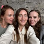 Nataliia Denysenko Instagram - Прага рандомна прогулянкова 🤍 Вже вдруге в цьому місті , і, впевнена, не востаннє… Дуже приємна енергія і атмосфера тут ✨ і таааке смачне пиво 🍻 Наші люди в Празі - неймовірні !!! Дякую всім глядачам і тим хто підходив на вулицях 🤍🫶🏻