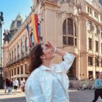 Nataliia Denysenko Instagram - Прага рандомна прогулянкова 🤍 Вже вдруге в цьому місті , і, впевнена, не востаннє… Дуже приємна енергія і атмосфера тут ✨ і таааке смачне пиво 🍻 Наші люди в Празі - неймовірні !!! Дякую всім глядачам і тим хто підходив на вулицях 🤍🫶🏻