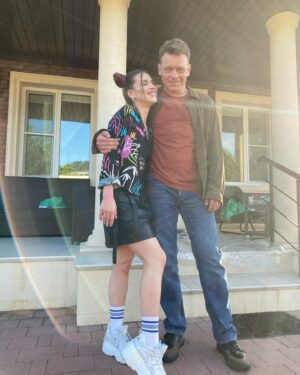 Nataliya Bichan Instagram - «Девушки с Макаровым 3»
Радда, спасибо, за новое, необычное приключение в яркую, подростковую, безответственную жизнь,  с розовым единорогом и рожками на голове🦄😂❤️ 

#актрисакино #актрисатеатраикино #натальябичан #бичаннаталья #раддановикова #павелмайков #девушкисмакаровым