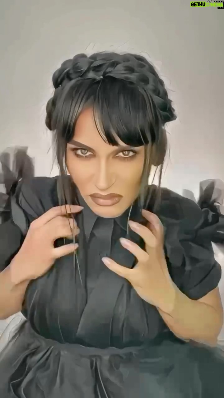 Nataliya Bichan - 3 Likes - Wednesday❤️💃🏽
«Ну, и Вишенка на торт» 🫢
Кукутики ( дети ) хотели 🥰
Подписчики просили 🤗
А Катриша @katrisha.work ЗАСТАВИЛА 🤣
Завершающий эпизод нашего персонажа 💃🏽💃🏽❤️🤣🙌🥰😽💋🤩🥳🫶🏻😍💣🔥
#Wednesday
#уэнздей
#венсдэй #венсдэйадамс #венсдэйтанец #wednesday #wednesdays #уенсдей #уенсдейаддамс #семейкаадамс #семейкааддамс #актрисакино #натальябичан #бичан #бичаннаталья