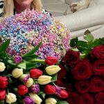 Nataliya Gulkina Instagram - Спасибо жизнь 🙏🏻🩷 Роберт Рождественский * * * Спасибо, жизнь, за то, что вновь приходит день, Что зреет хлеб, и что взрослеют дети. Спасибо, жизнь тебе за всех родных людей, Живущих на таком огромном свете. Спасибо, жизнь за то, что этот щедрый век Звучал во мне то щедростью, то болью За ширь твоих дорог, в которых человек, Все испытав, становится собою. За то, что ты река без берегов, За каждую весну твою и зиму, За всех друзей и даже за врагов Спасибо, жизнь! За все тебе спасибо! За слезы и за счастье наяву, За то, что ты жалеть меня не стала, За каждый миг, в котором я живу, Но не за тот, в котором перестану. Спасибо, жизнь, что я перед тобой в долгу, За прошлую и завтрашнюю силу. За все, что я еще успею и смогу, Спасибо, жизнь, воистину спасибо. 🙏🏻🙏🏻🙏🏻🙏🏻🙏🏻🙏🏻🙏🏻🙏🏻🩷🩷🩷🩷🩷🩷🩷 #гулькина#спасибожизнь #робертрождественский #любовь#добро#радость#счастье #юбилей#деньрождения#60лет #натальягулькина #наталиягулькина #гулькинанаталья #гулькинанаталия #вашагулькинанаташа #nataliyagulkina #gulkina_natalia #gulkinanataliya