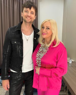 Nataliya Gulkina Instagram - Вчера была рада увидеться и выступить в одном концерте с моими коллегами Алисой @alisamon_vsartist ❤️и Димой @koldunmedia ❤️и моими девочками @irinasharik @pantera_tanya