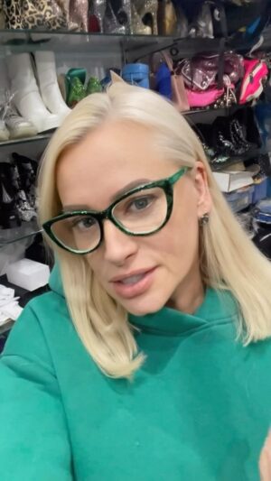 Nataliya Gulkina Instagram - Друзья ‼️📣📣📣
НОВОСИБИРСК ‼️
Приношу свои извинения за то что завтра мы с вами не увидимся на концерте «ДИСКО ФЕЕРИЯ»‼️
по причине 
нерадивых организаторов этого концерта‼️‼️которые по каким то своим соображениям проплатили нескольким артистам и гонорар,и авиации билеты туда и обратно,а  вот некоторым артистам, и в частности мне, решили не оплачивать,да и видно долететь я должна была тоже сама как то….🤷🏼‍♀️✈️
Моё имя заявлено в этой концертной программе и 
мне жаль что организаторы так и не дали возможности нам с вами увидеться, и что завтра те люди которые купили билеты не смогут увидеть ещё нескольких артистов указанных в этих афишах!!! Сожалею 🙏🏻❤️ 
#гулькина#новосибирск #дискофеерия
