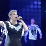 Nataliya Gulkina Instagram - Спасибо Вам за любовь 🩷 дорогие мои 🙏🏻🩷с наступающим 2024годом🎄⛄️🌟🎁🎁 Осталось 8 дней и начнется новый отсчет времени 🙏🏻🩷🌟🌟🌟🌟 Каким он будет…никто не знает, но каждый хочет верить в лучшее!!!!🙏🏻🙏🏻🙏🏻🙏🏻🩷🩷🩷🩷🩷🩷🩷🩷🩷🩷 #гулькина #дискотека