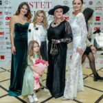 Nataliya Gulkina Instagram - Это был ещё один прекрасный опыт в роли модели 💞😉 Благодаря удивительной и нежной Анастасии @anastasiamishina 🙏🏻❤️ @estetfw ❤️