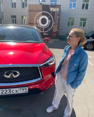 Natalya Eprikyan Instagram - Украшения можно носить.
Украшения можно любить.
На украшениях можно ездить.
Украшением можно БЫТЬ.

p.s. Моя девочка, никому не отдам🙄

#infiniti_qx50 #infiniti_russia #худобедношикарно #боленеменеероскошно#