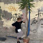 Natalya Eprikyan Instagram - Какая лучше? Левая и правая? #ногинеруки #рукикакруки #отдаюподхаш