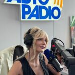 Natalya Mogilenets Instagram - Запремʼєрили сьогодні нову пісню «Переболіло»🔥Дякую @radiopyatnica @avtoradio_ua @nrjukraine за ефіри🥰Хто слухав?😏
