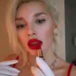 Natalya Mogilenets Instagram - Кілька крапель вина, й може бути війна… 💄❤️