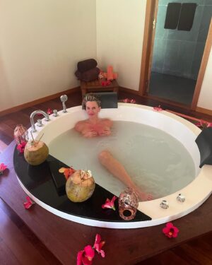 Natasha Henstridge Instagram - I’m so grateful to @leboraborabypearlresorts and Natalie @dpa_lounges for the most incredible welcome to this stunning and magical resort located on Bora Bora.. the warmth of the staff here is on another level and it’s truly heaven on earth. The spa is one of the most beautiful I’ve ever encountered #tavaispa The pics can’t possibly do justice. It’s hard to capture the feeling you have here, you just have to come🙏🤍🌴💫
